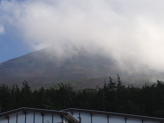9/13　富士山五合目<br /><br />五合目から山頂は、見えたというか、見えなかったというか…<br />微妙な雲でした。<br /><br />