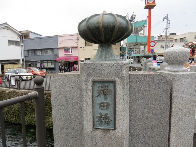 大鳥居の駐車場から<br /><br />綺麗な神田川の川沿いを１０分ほど歩いて到着です。