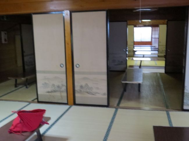 宿泊は、２階です。<br /><br />襖で仕切って、個室にしてくれてました。