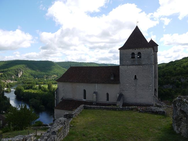 村の教会です。