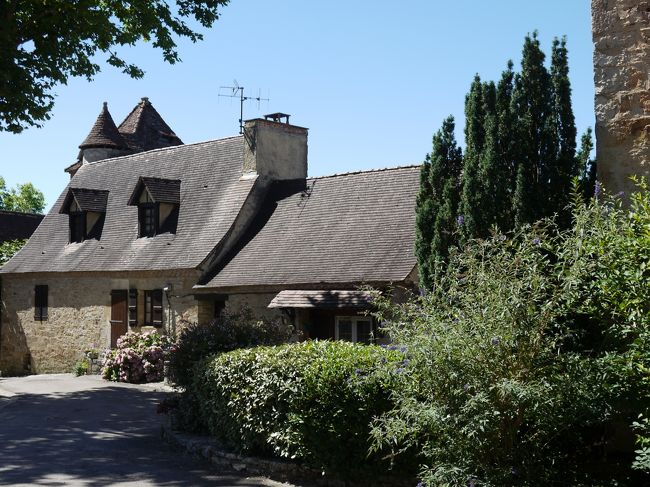 趣のある民家の様子です。