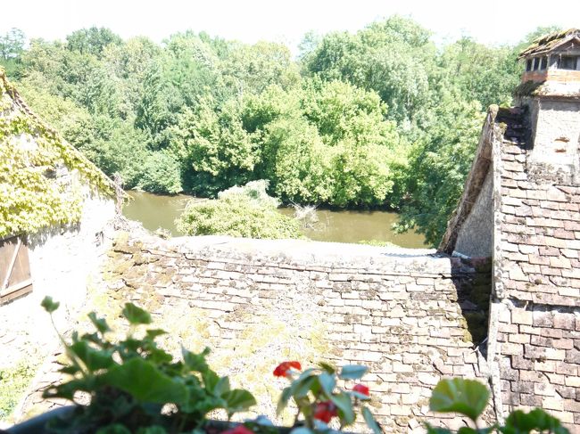 この村のレストランで昼食を食べましたが、レストランのテラスから撮った写真です。