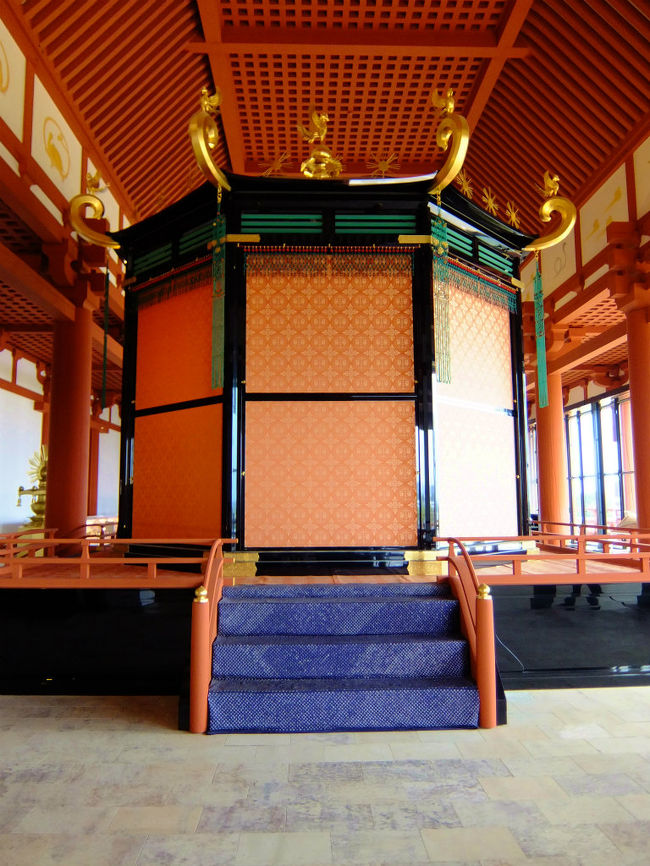 高御座 天皇の玉座<br /><br />　周りに何もないので。　寂しい<br /><br />　　