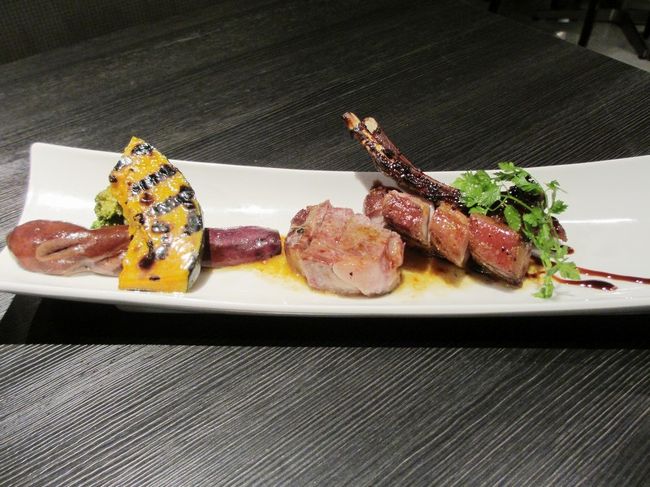 「子羊の絶品ロースト」<br /><br />やっぱりちょっとクセがありますね。