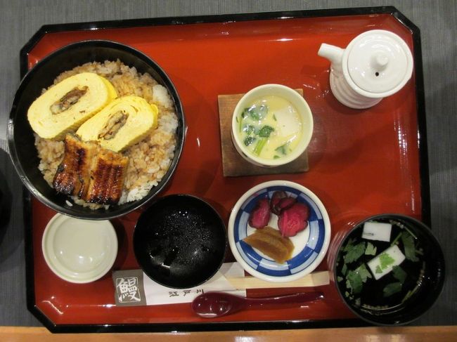 母は、う巻丼（だったと思う）を。