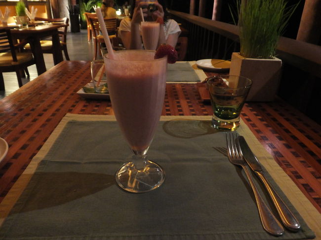 ２人で頼んだストロベリースムージー