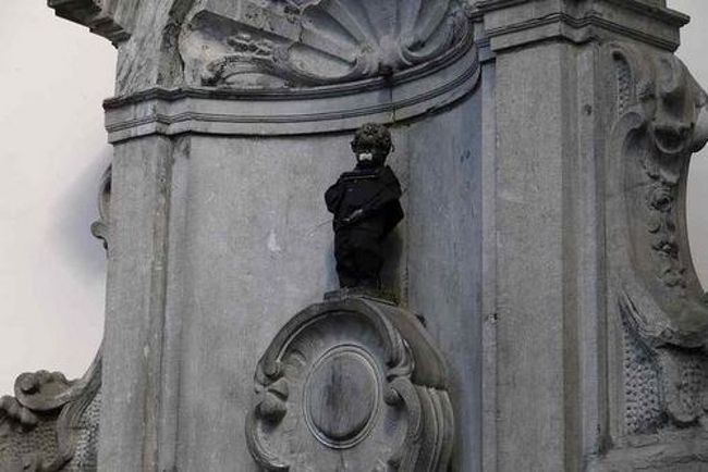 小便小僧（男の子バージョン）<br /><br />　小便小僧も　かわいかったけど・・・<br />　　女の子バージョンには　ビックリ…<br />　　やっぱ、、、これは　男の子のほうが<br /><br />　　　　　　かわいいわねぇ〜＾<br />