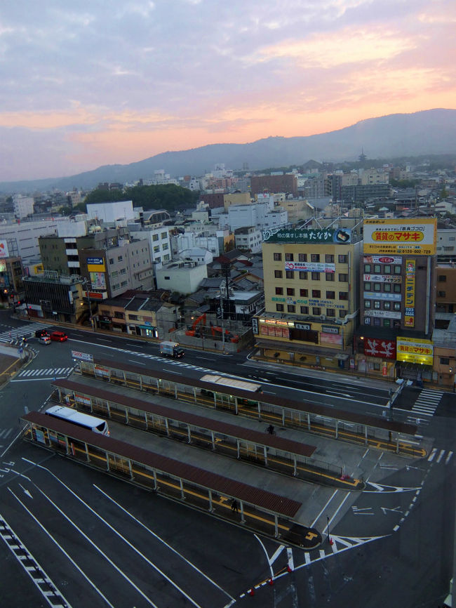 バス乗り場はまだのよう