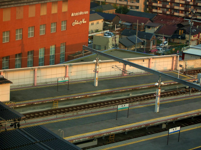 陽はのぼり<br />　<br />