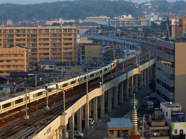 電車を眺める<br /><br />　好きですね<br /><br />　　大和路が行く