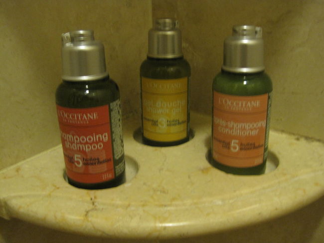 アメニティはロクシタンです。とっても高貴な香りがしました（笑）<br />写真には無いですが、歯ブラシなどのアメニティと一緒にロクシタンのボディローションもあったので使いました〜（*^_^*）