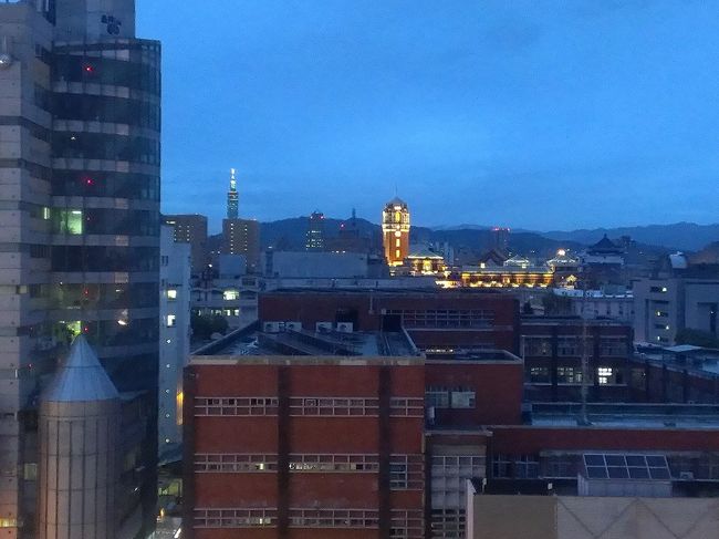 私たちの泊まった部屋からは、台北１０１が見えました（＾∪＾）