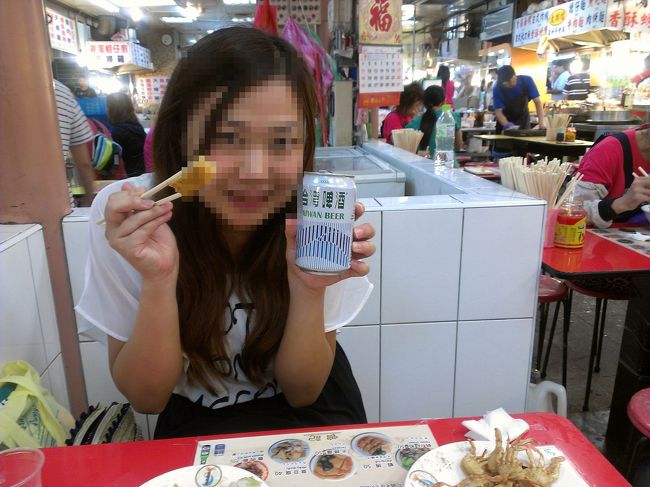 初めて食べた臭豆腐、うまい！！！<br /><br />ご飯を食べたら、西門へ戻りホテルで休みました。