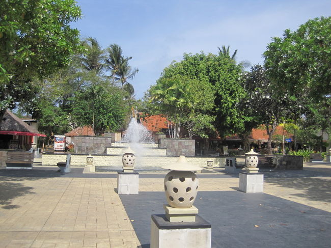 立派な噴水もあります。