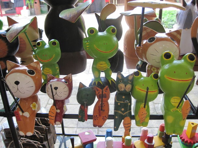 確かにかわいい！<br />王子は黄緑の釣りをしてるお手頃サイズのバリガエルちゃんを購入。<br />よかったね〜(^^)