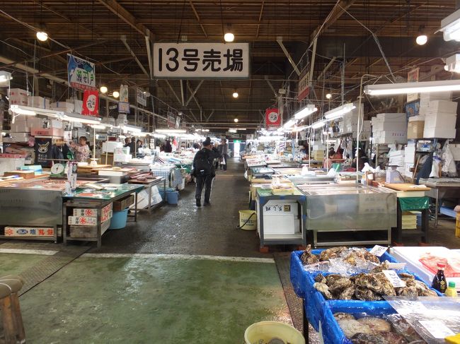 塩釜水産物仲卸市場というところ。<br />地元の方がほとんどのようでしたが、観光客でもお買いものできましたよ。