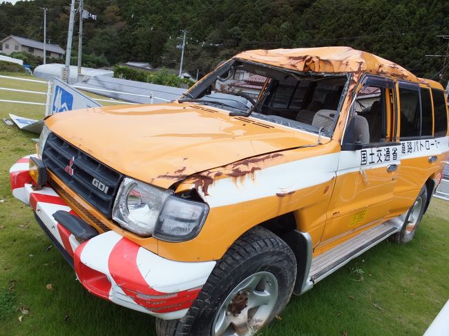 パトロール中に被災した国道維持出張所の車。<br />