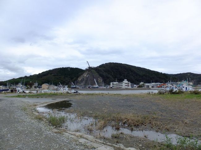 中瀬を歩いてみます。<br />先ほどまでいた日和山です。