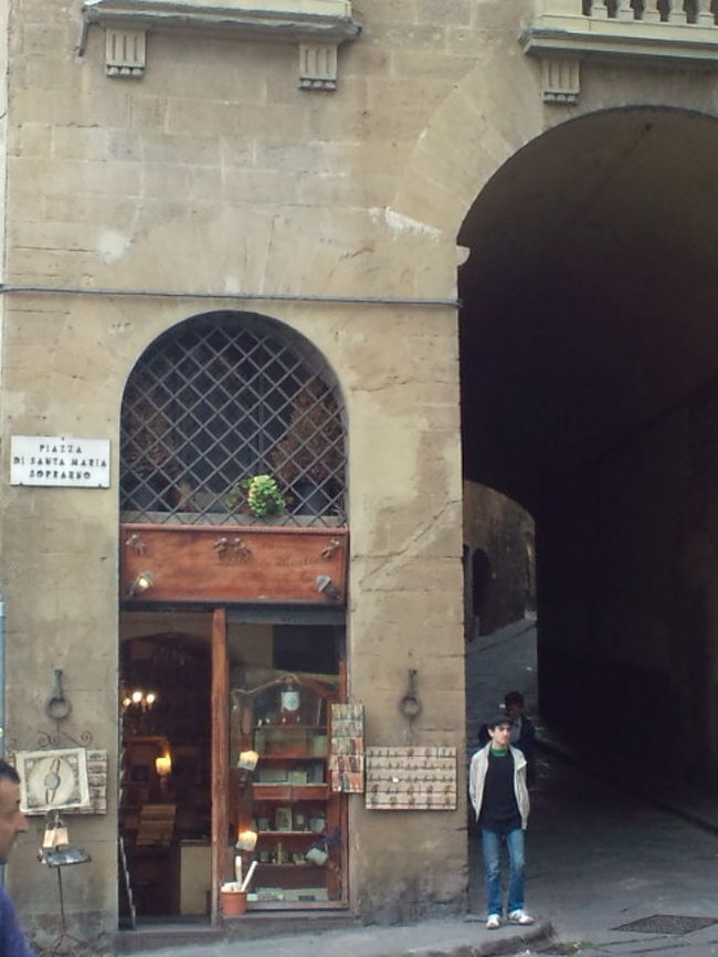 これからホテルルンガルノを目指します。