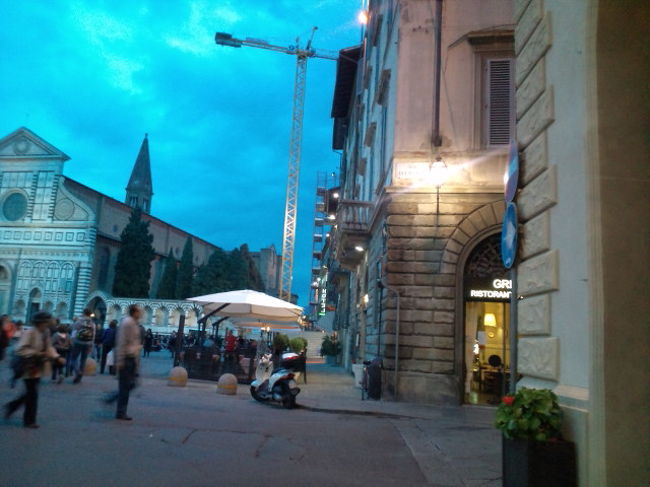 サンタマリアノヴェッラ広場で休憩