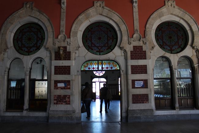 待合室らしき小部屋にはロッカーがありました。