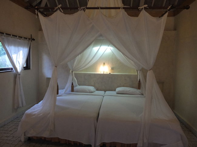 部屋のベッドです。<br />部屋は座ったり荷物を整理しただけなので、ベッドやお風呂は使いませんでした。