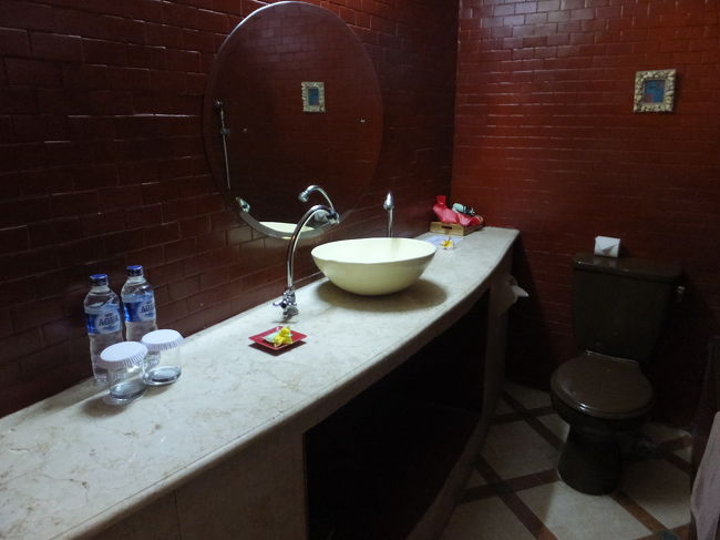 洗面台。<br />洗面台＆トイレ＆バスタブが同じ部屋です。