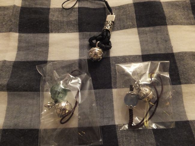 実際に買った順番に紹介します。<br />まずは銀細工のお店で買ったガムランボールです。<br />割引きしてもらったものもありますが1つRP.120,000〜RP.150,000くらいでした。