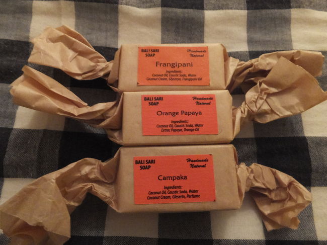 小さいサイズの石鹸。1個RP.8,000で、10個くらい買いました。