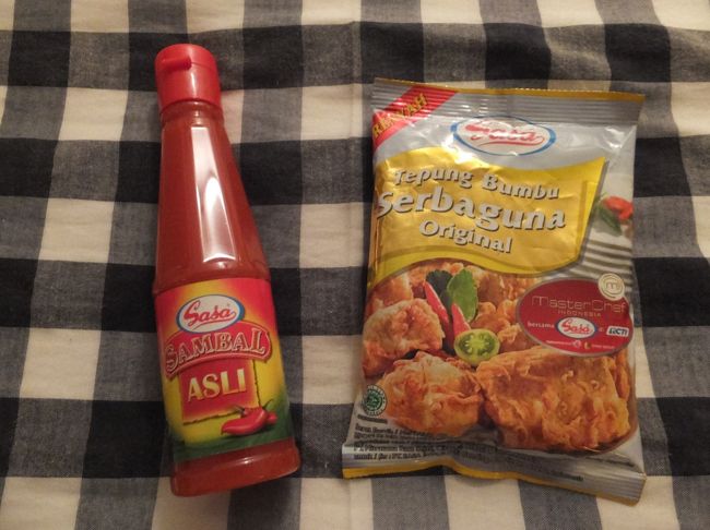 サンバルと唐揚げの素。各RP.3,000くらいでした。