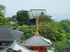 「朝護孫子寺」信貴山にありますが、かなり山の上です。帰りは運よくバス（ここでも1時間に1本）に乗れ「信貴山下駅」へ近鉄生駒線に乗って奈良へ戻ります。