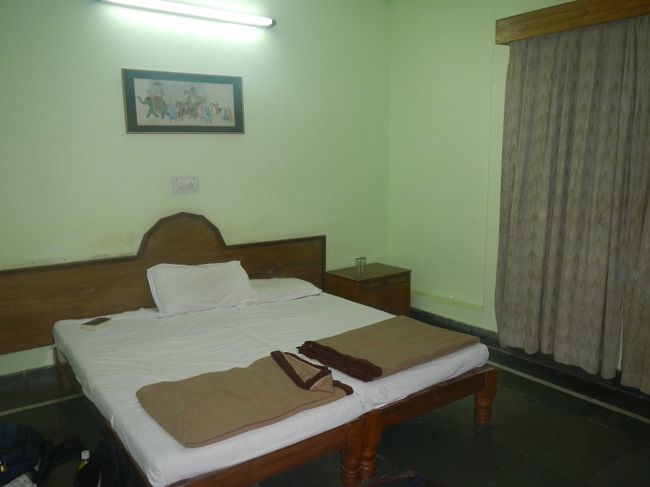 ３００ルピーにしてはよい部屋だ。