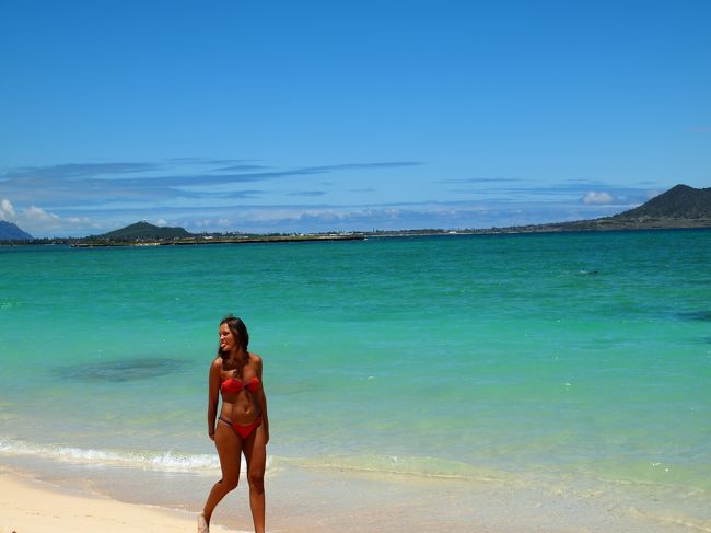 ラニカイの青い海にロコガール。似合いますね。<br />