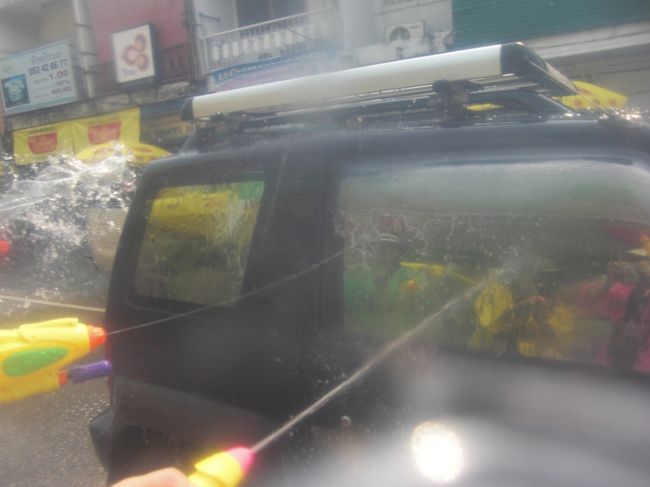 窓に向けて発射！！！