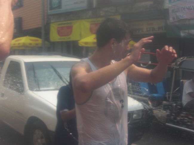 降参！しても容赦なく水かけはあります！