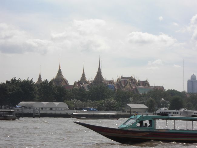 船から見えた寺院