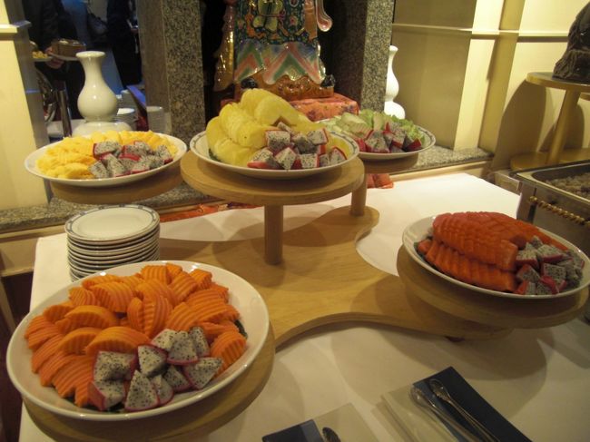 デザートのフルーツも豊富でした♪