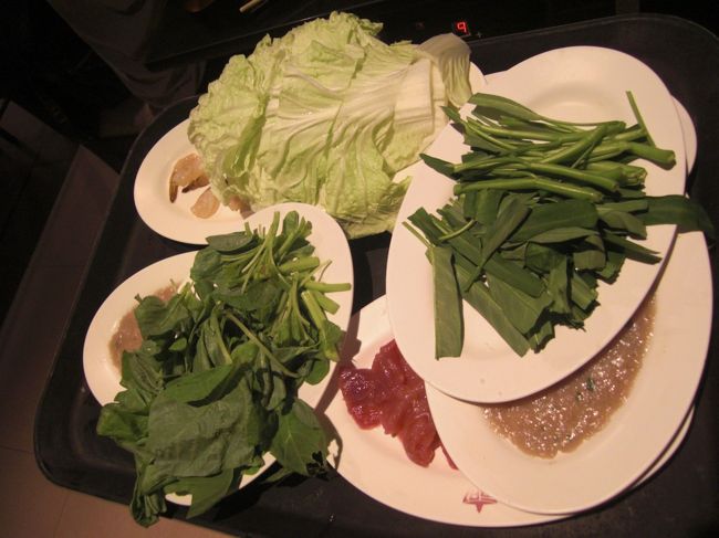 具<br /><br />でも、〆は緑色をした麺ではなく雑炊だった・・・・撃沈↓