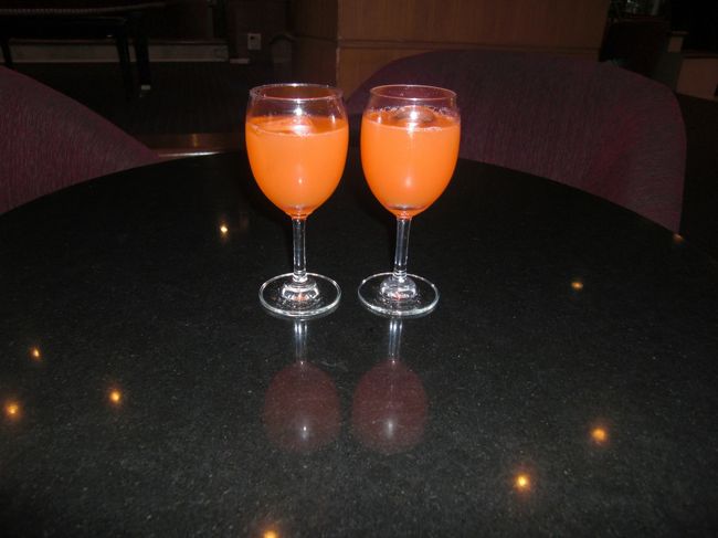 ３日目にしてやっと飲めた〜<br /><br /><br />ホテルのラウンジでウェルカムドリンク♪