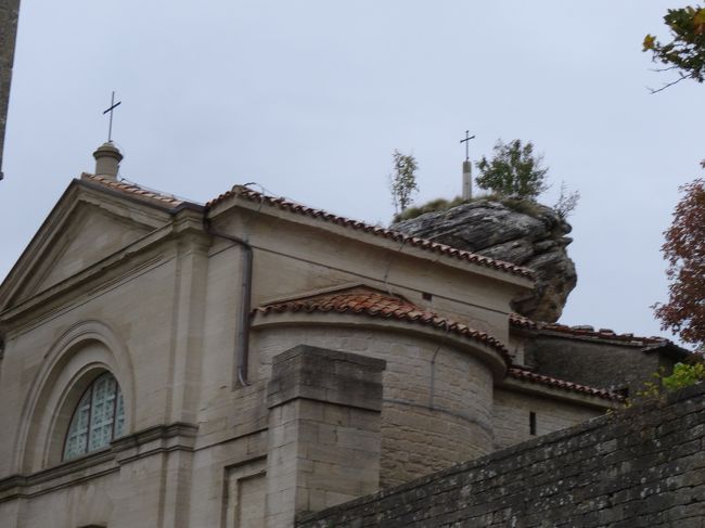 サンピエトロ教会の右側