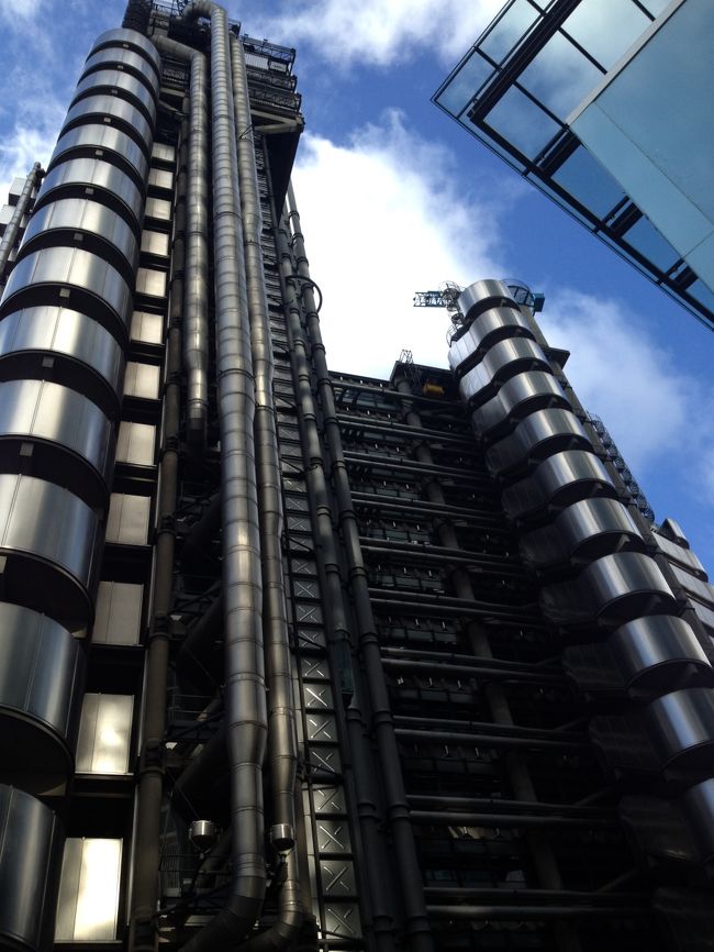 <br />　ロンドンです、シテイの有名な建物。日曜日だったので<br /><br />　金融街も人がいなくて、写真も撮りやすかった。