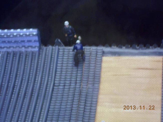 2013.11.22（金）国宝 姫路城。天守閣横付けの見学者スペースのエレベータで８階へ。改修工事ジオラマ。