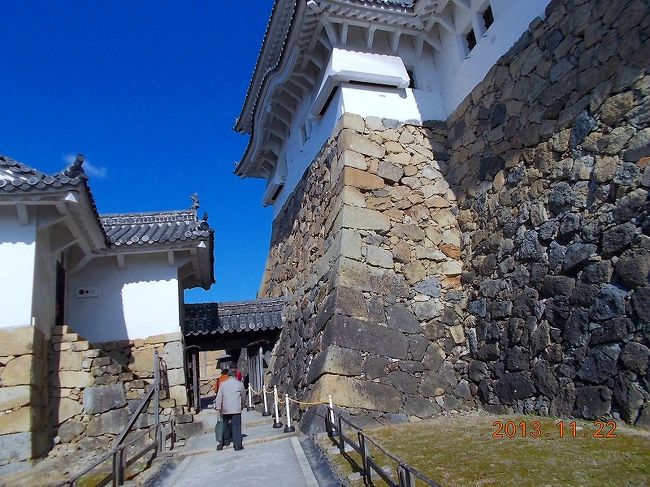 2013.11.22（金）国宝 姫路城工事中の見学を終えて外部へ。