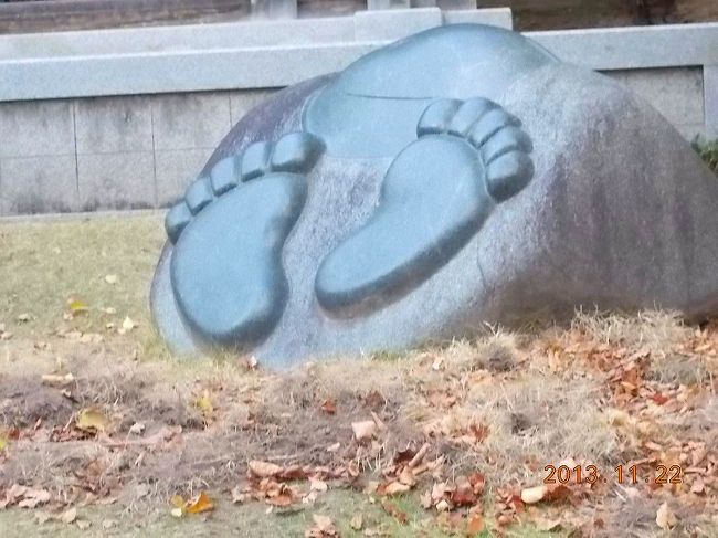 2013.11.22（金）書写山ロープウエイで７００ｍ頂上へ。園教寺摩尼殿まで８００ｍのウオーキング。