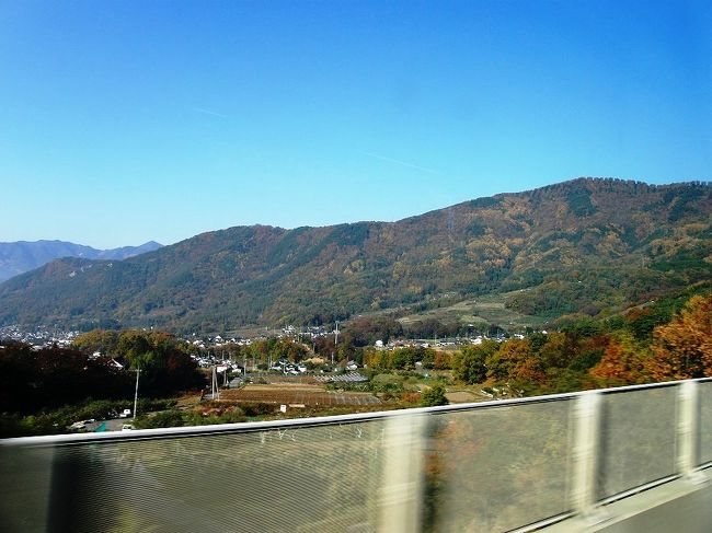 上田駅で観光バスに乗り換え松本を経由して高山へ向かいます。