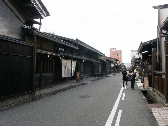 この辺は観光客もまばらでゆっくりできます。