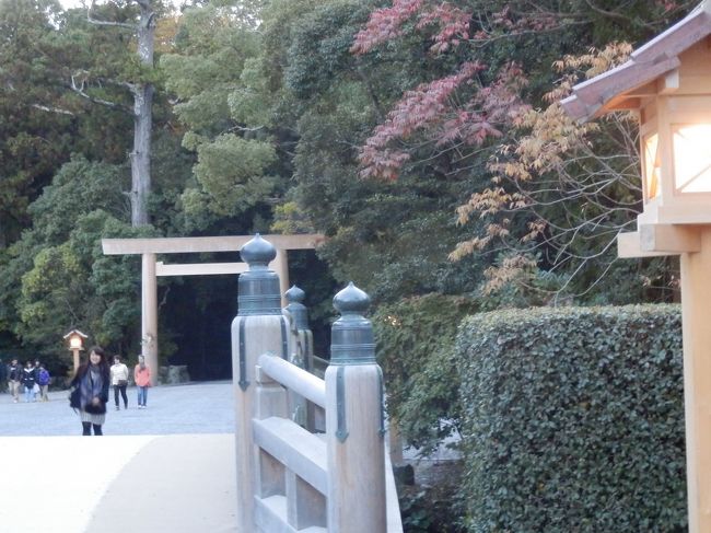 表参道火除橋を渡って