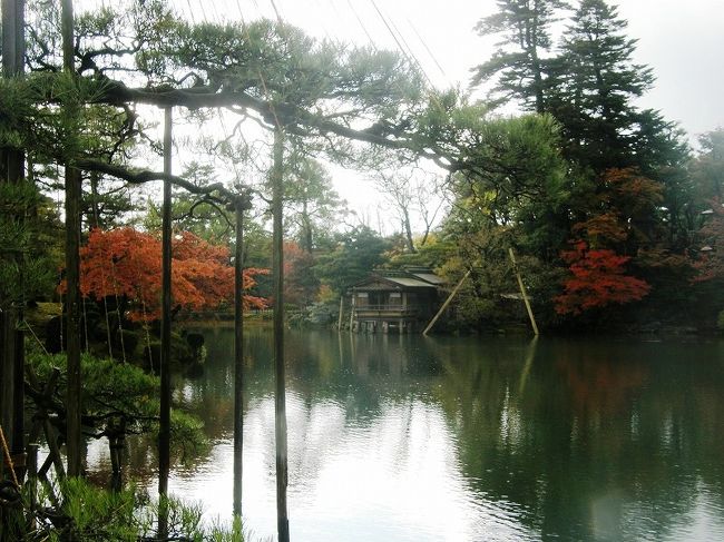 唐崎松の下から内橋亭を望む