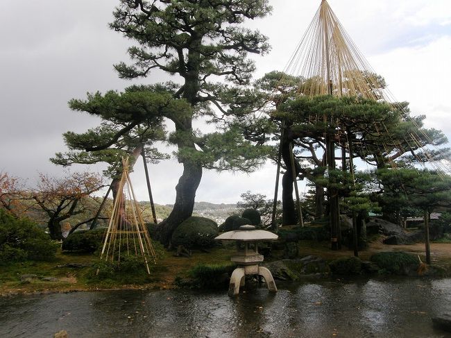 奥に金沢の街並みと卯辰山が見られた。