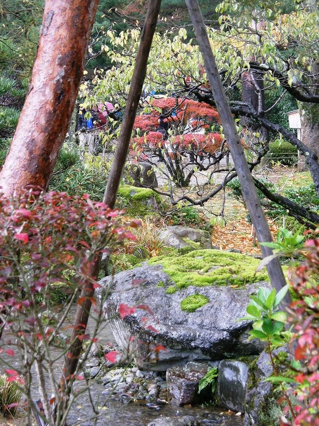 非難している間に・・。